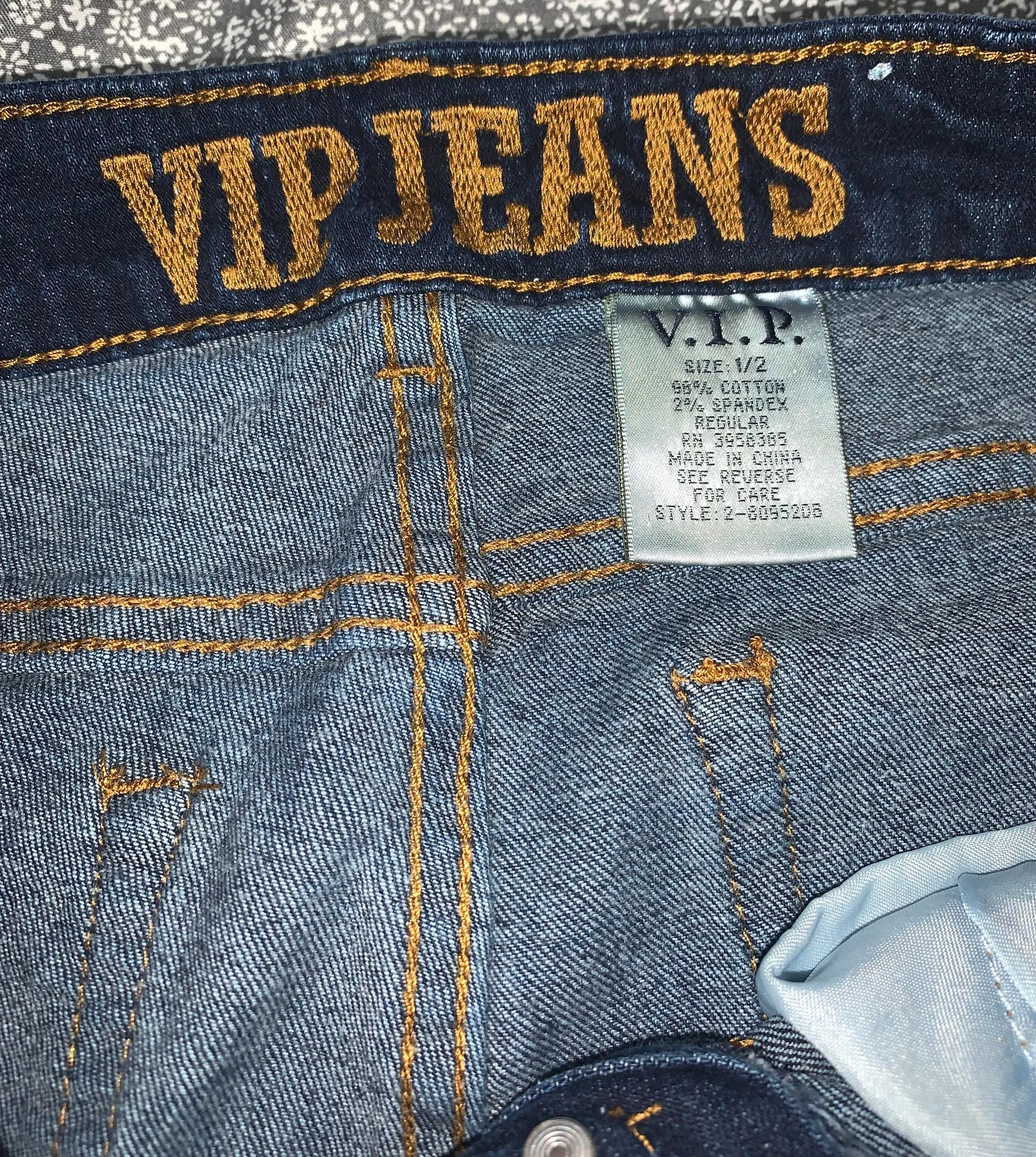 Ripped Jeans - Image 3