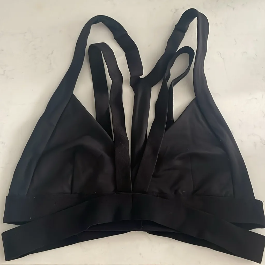 Alo Yoga Black Nadi bra Size Small - Image 5