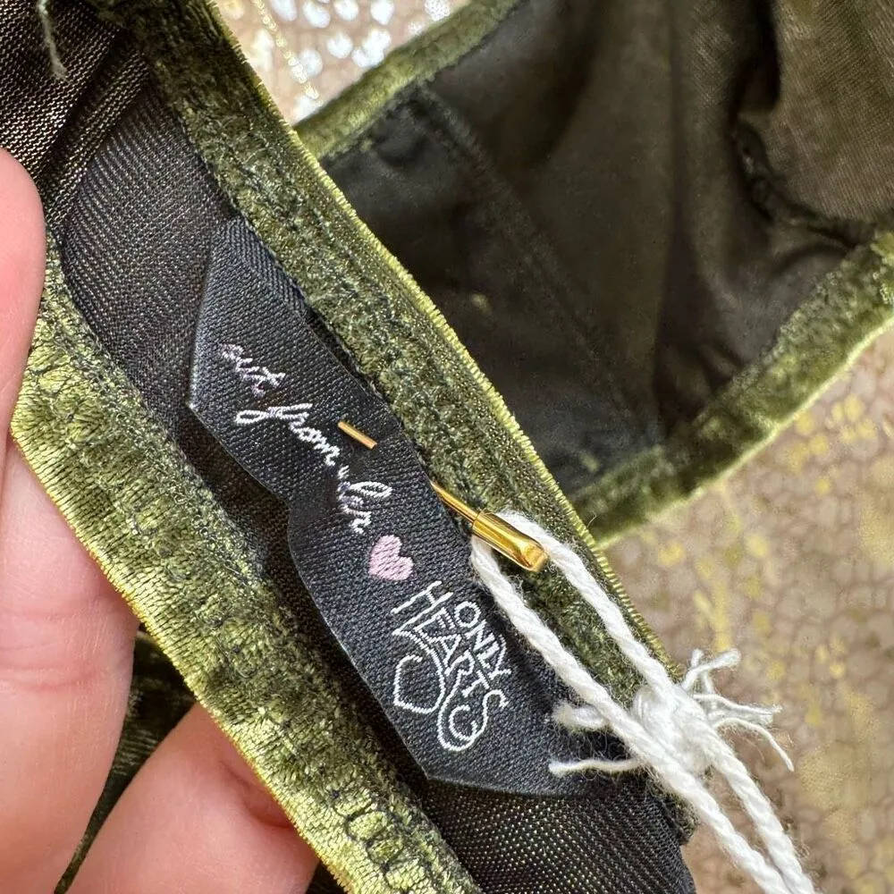 Urban Outfitters Only Hearts X Out From Under Velvet Heart-Button Bra Green XS/S - Image 6