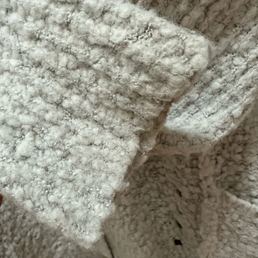 Free People Wool Blend Wooden Button Cardigan Sweater Size XS White oversized - Image 5