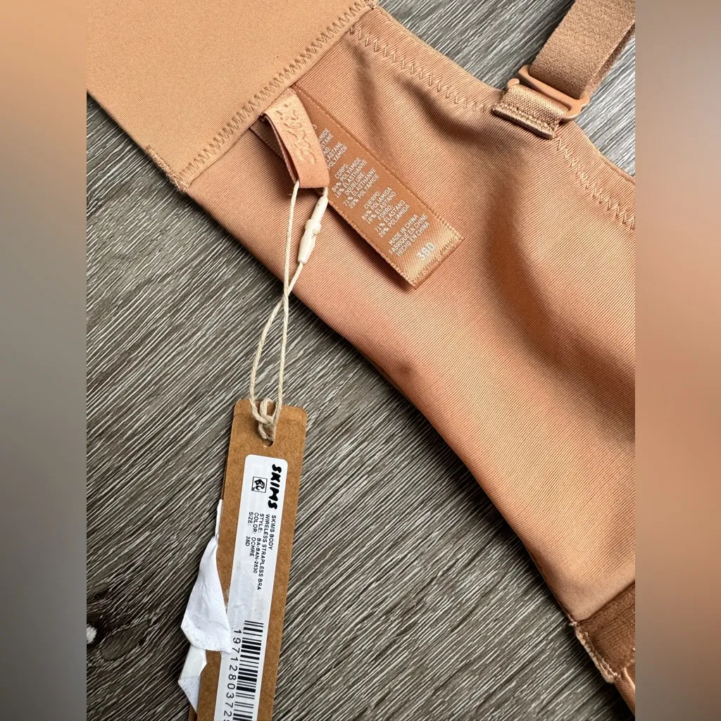 SKIMS Body Wireless Strapless Bra Ochre 38D Seamless Nude NWT - Image 6