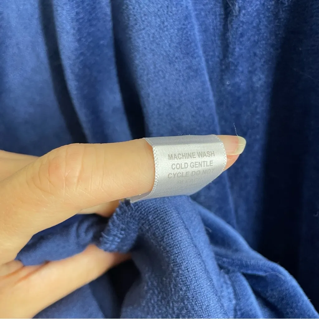 Muk Luks Velour Lounge Pajama Top Blue Crew Neck Long Sleeve Pullover Medium - Image 10