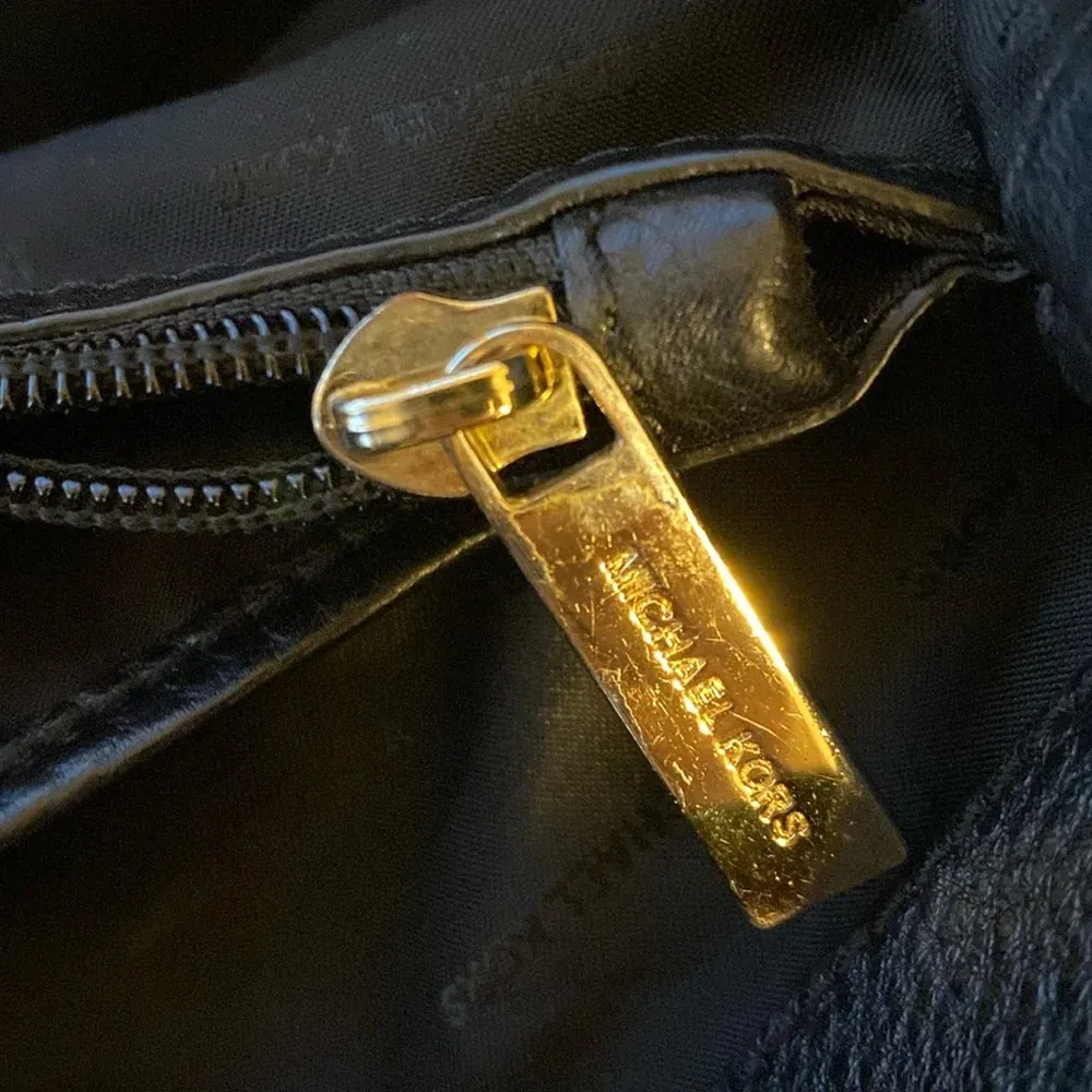 Michael Kors Newbury Pebbled Leather Chain Tote‎ Bag - Image 11