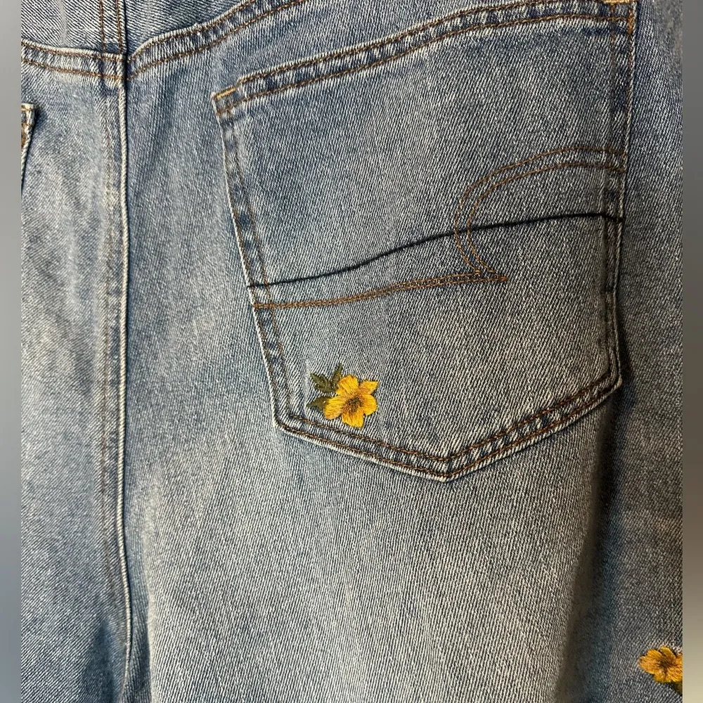 American Eagle Mom Shorts Tiny Flower Embroidered Plus Size 20 Boho - Image 4