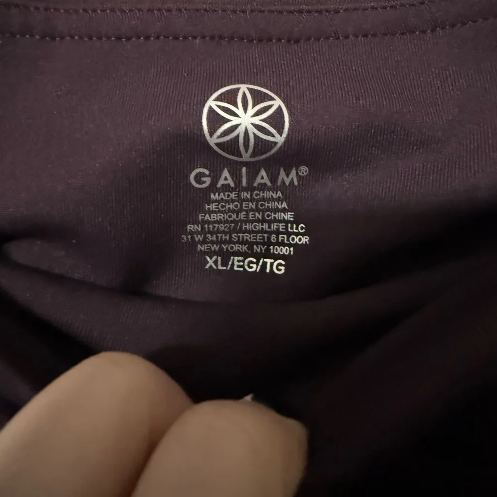 GAIAM Purple Athletic Capri Leggings - Image 3