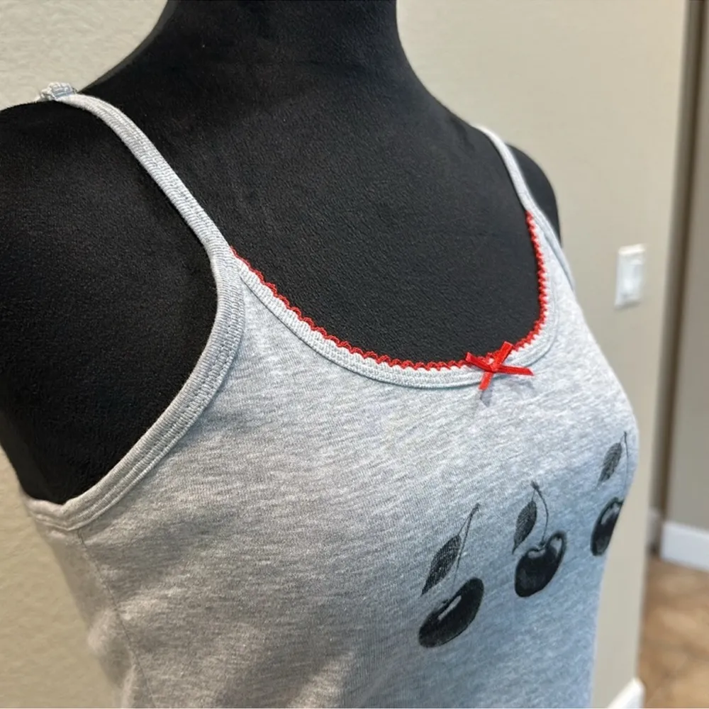 NWT Gray Cherry Print Tank Top Size M - Image 3