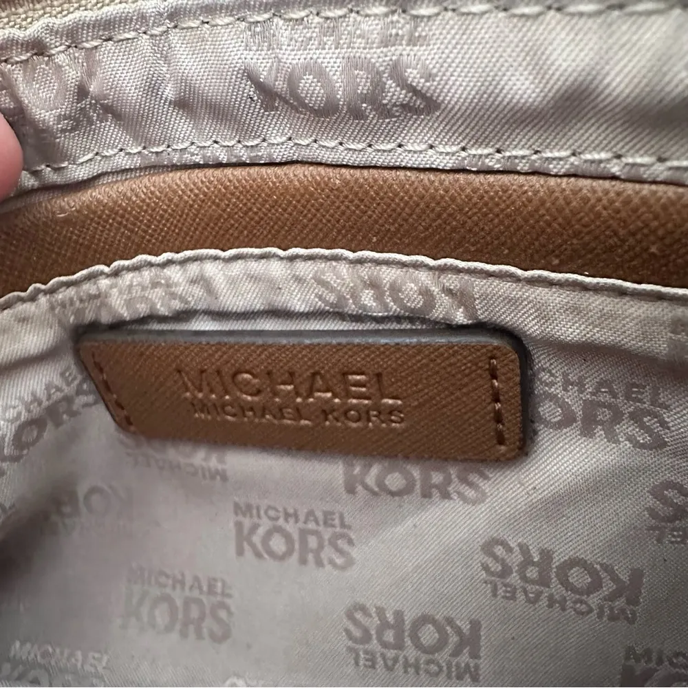Michael Kors  Logo Wristlet Beige - Image 3