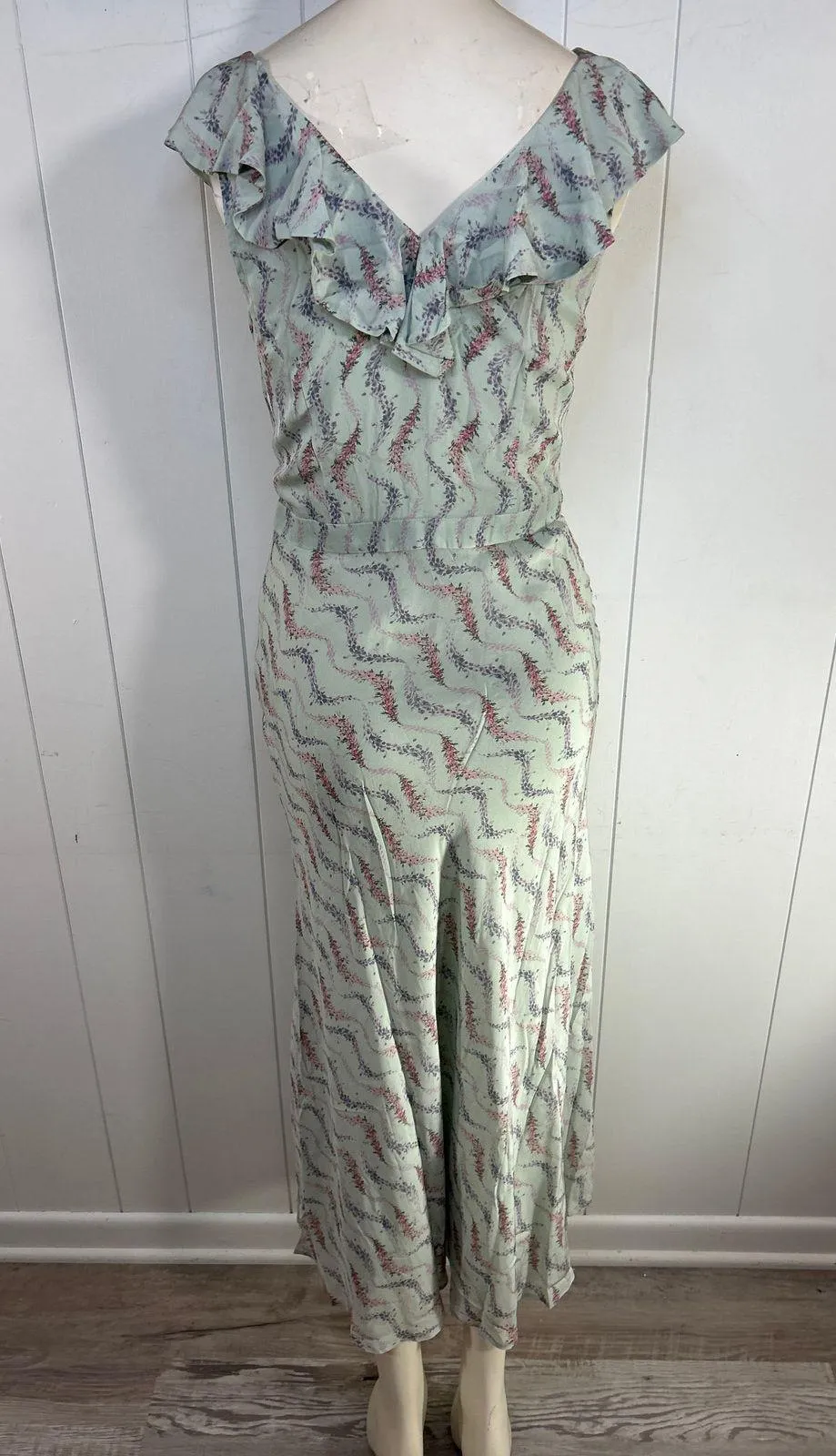 Paige Shona floral midi dress with ruffle neck line. Size 6. NWOT. - Image 4