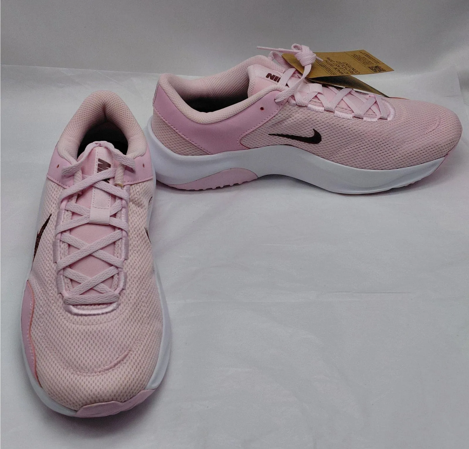 Nike Legend Essentials 3 Athletic Sneakers Women's 12 Pink Activewear Workout - Image 3