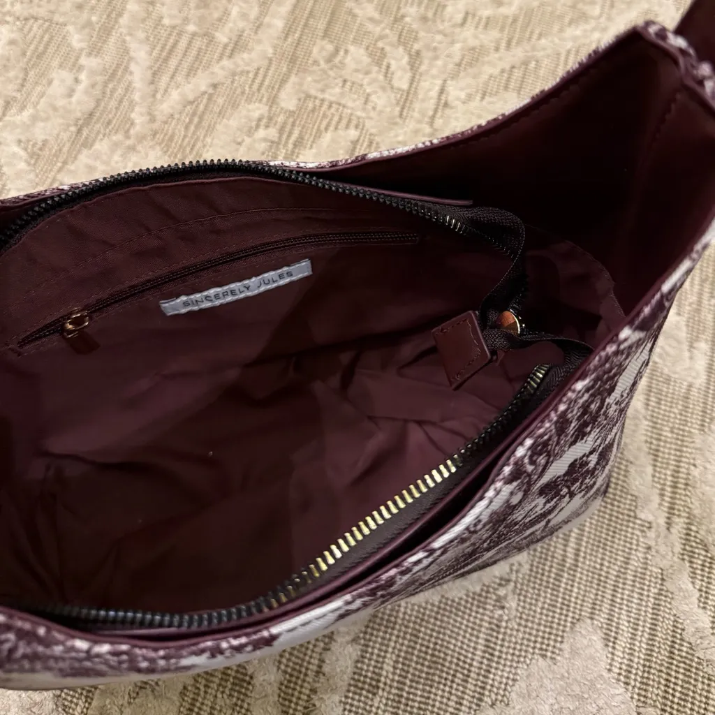 NWT Sincerely Jules Toile Print Maroon Red and White Shoulder Bag - Image 5