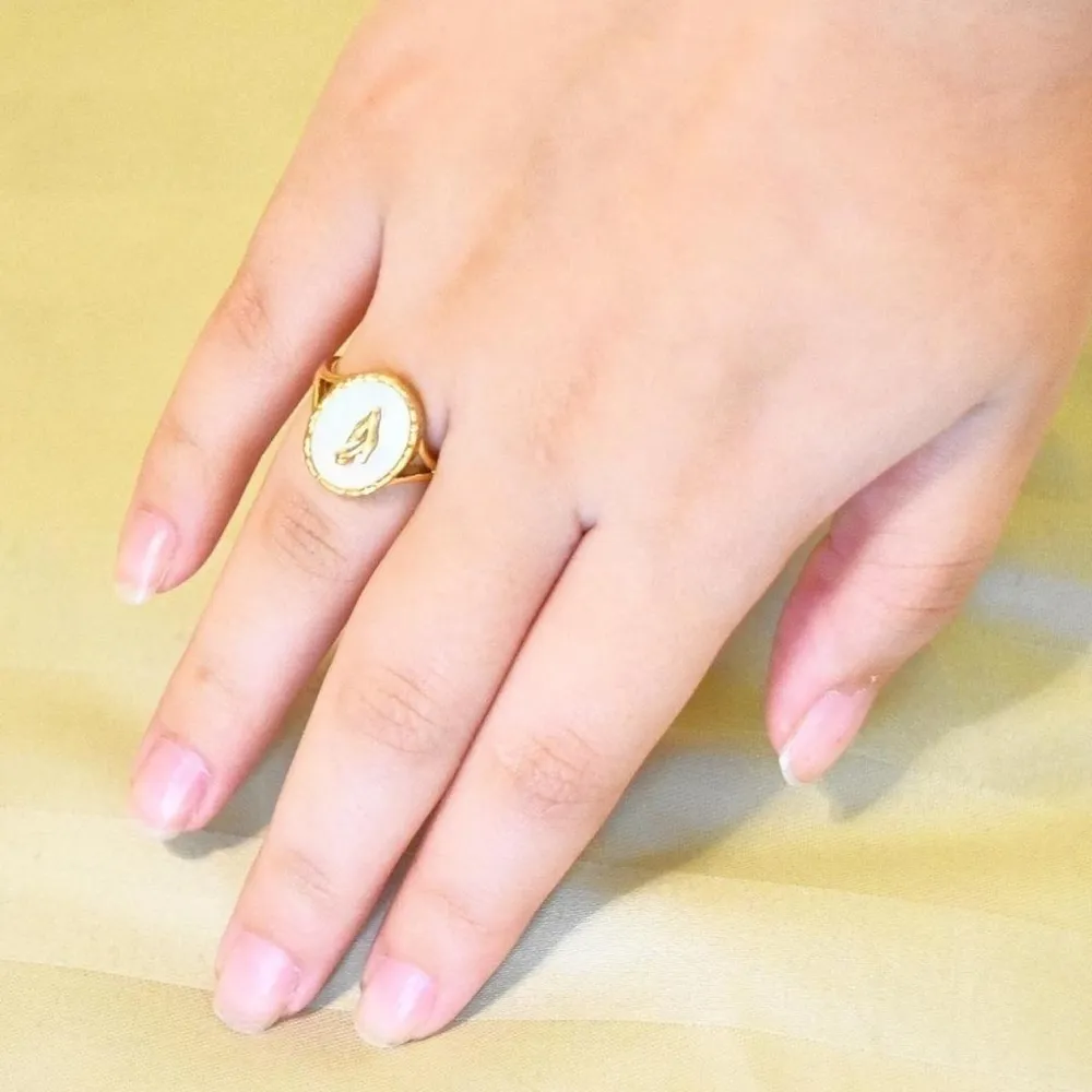 Flower Portrait Ring Gold - Image 3