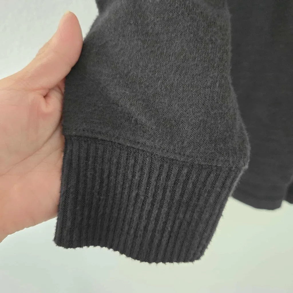 Abercrombie & Fitch Black quarter snap soft and cozy sweater size small - Image 2