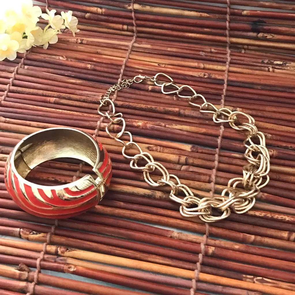 1980’s Vibe Set Link Necklace & Hinged Bracelet Orange - Image 4