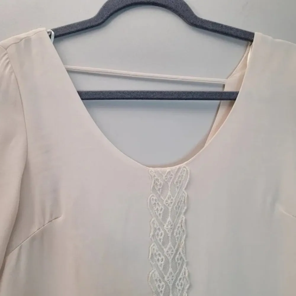 ASTR Cream Lace Trim Mini Shift Dress - Image 2