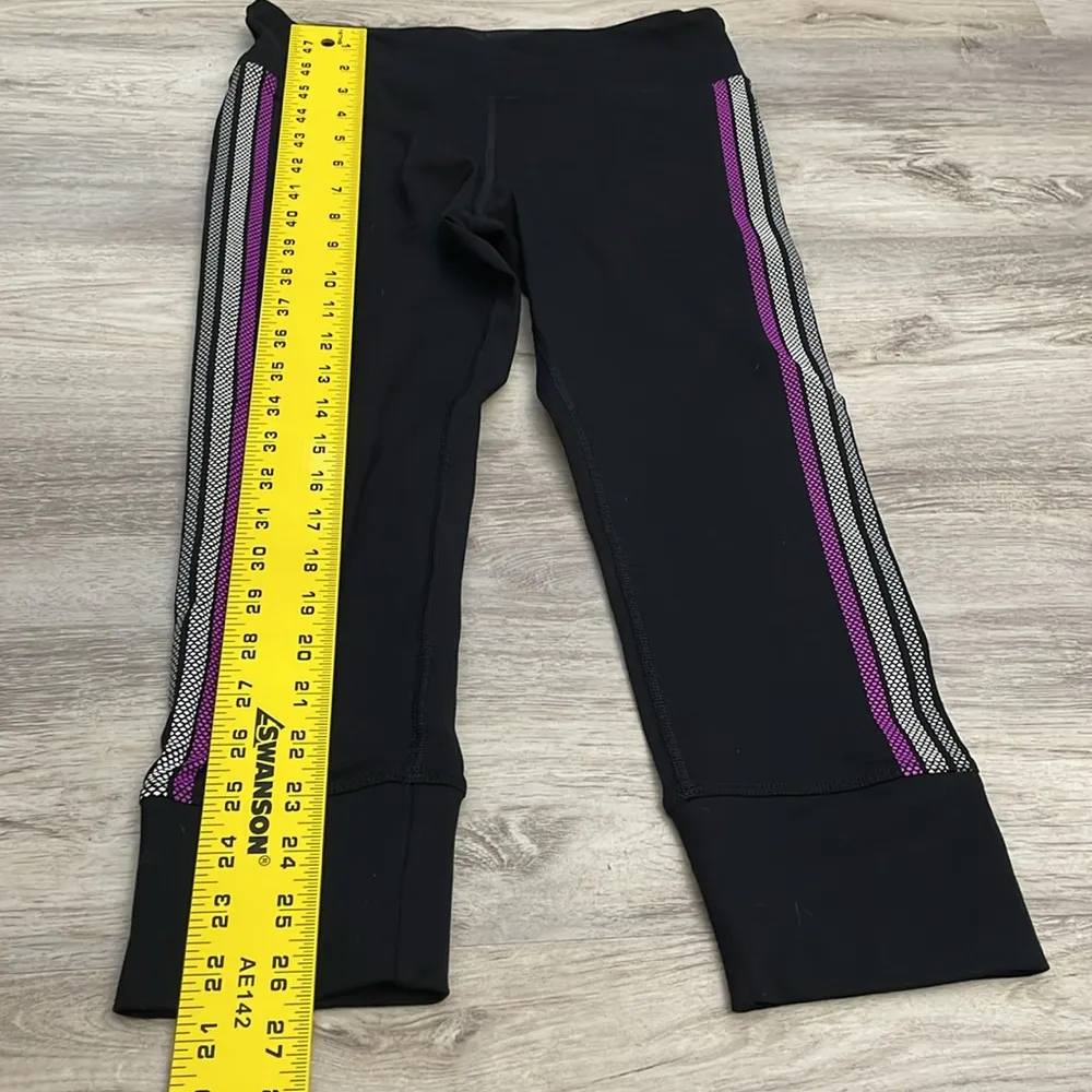 Black with Pink & White Stripes Capri Leggings Size Small - Image 16