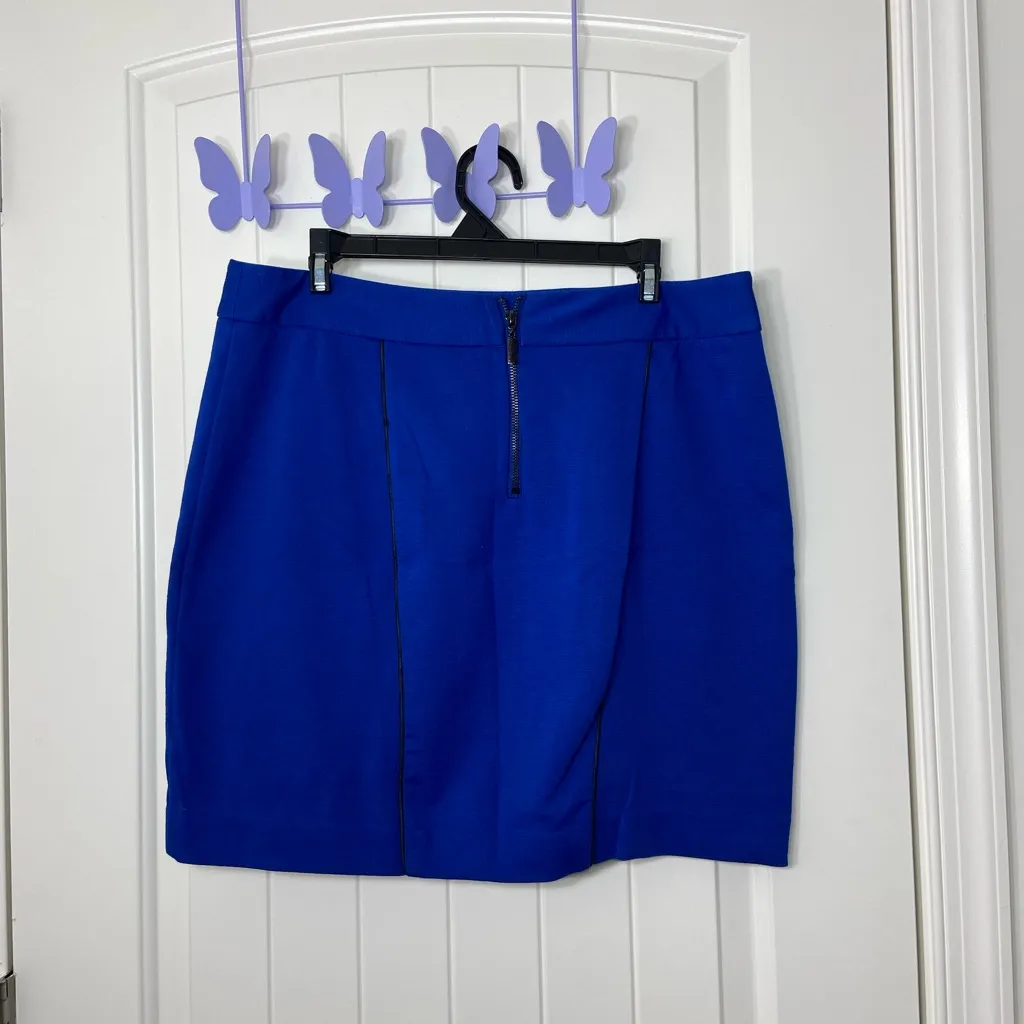 NWOT Alfani women’s electric‎ blue faux leather line zip stretch miniskirt 16P - Image 3