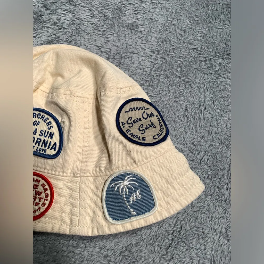 American eagle Cream Bucket Hat with Patches s/m - Image 5