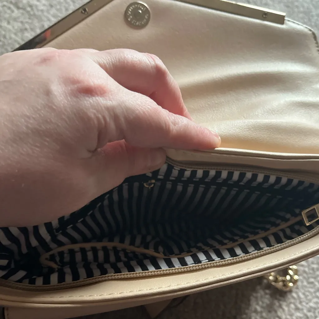 Cream Envelope Crossbody Bag w/ Gold Chain Strap – Neutral Everyday Purse - Image 9