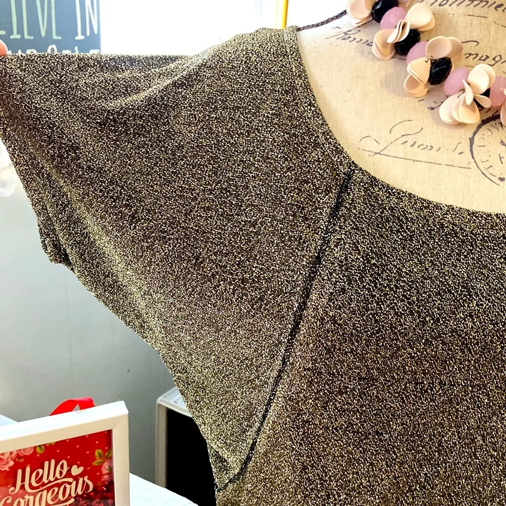 Black & gold shimmery top! Has some stretch. Size XS - Image 4