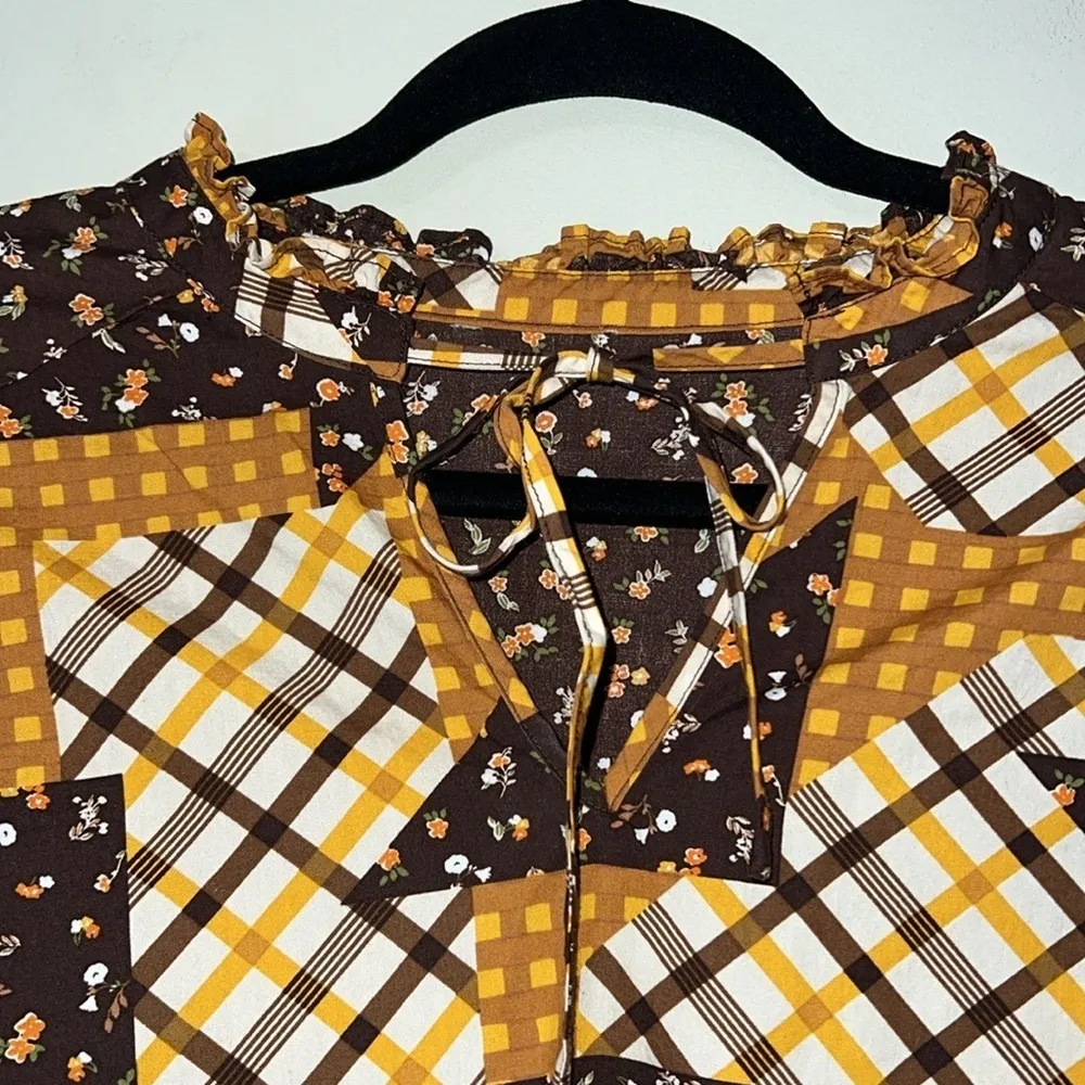 Looks like my great granny’s old couch peasant peplum top 50’s patchwork pattern Brown Size undefined - Image 10