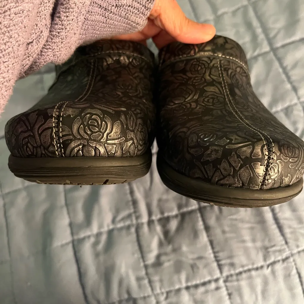 Grey’s Anatomy Floral Softwalk Nursing Shoes Womens 7.5 Wide - Image 7
