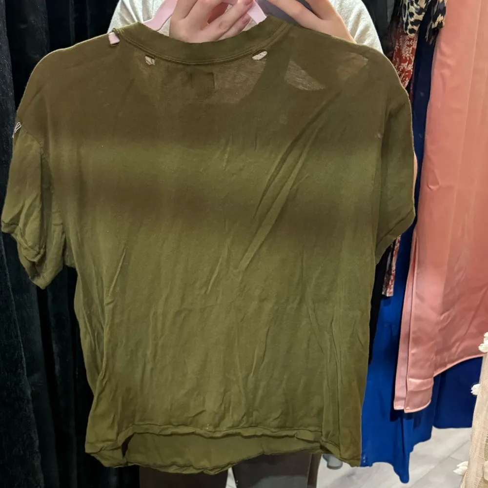 BDG TSHIRT. GREEN. Size small. Green - Image 2