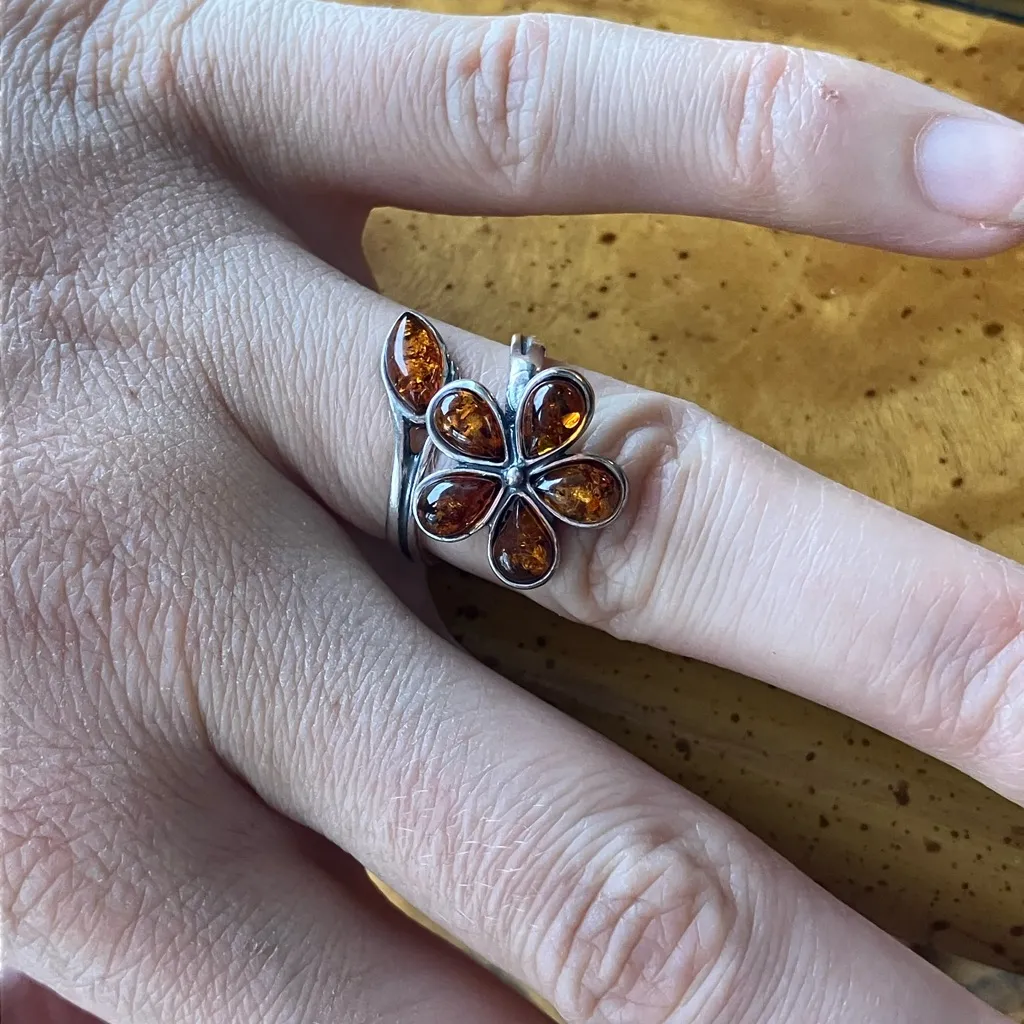 Baltic Amber Sterling Silver Flower Ring Size 7 - Image 4