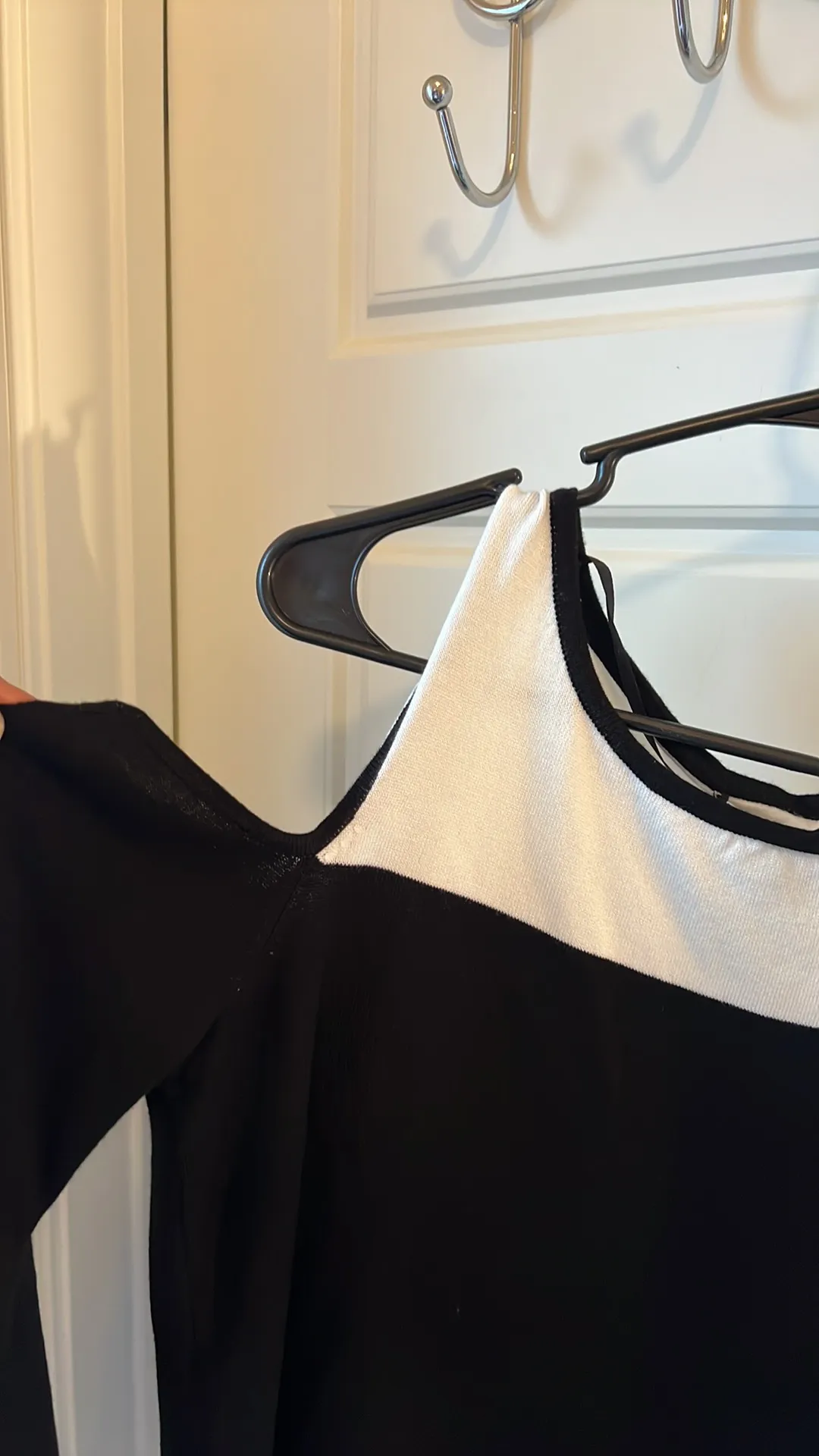 Cable and Gauge Cold Shoulder Sweater - Image 4