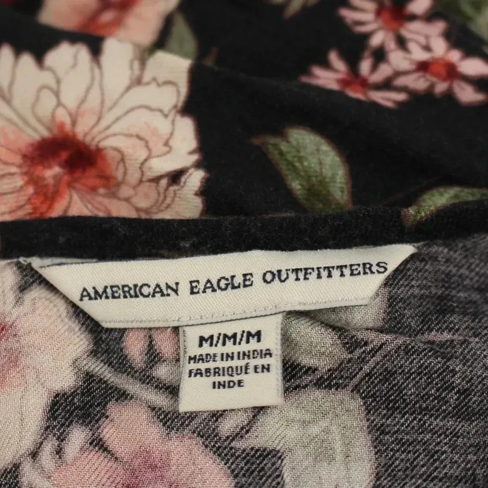 American Eagle  Outfitters - Image 3