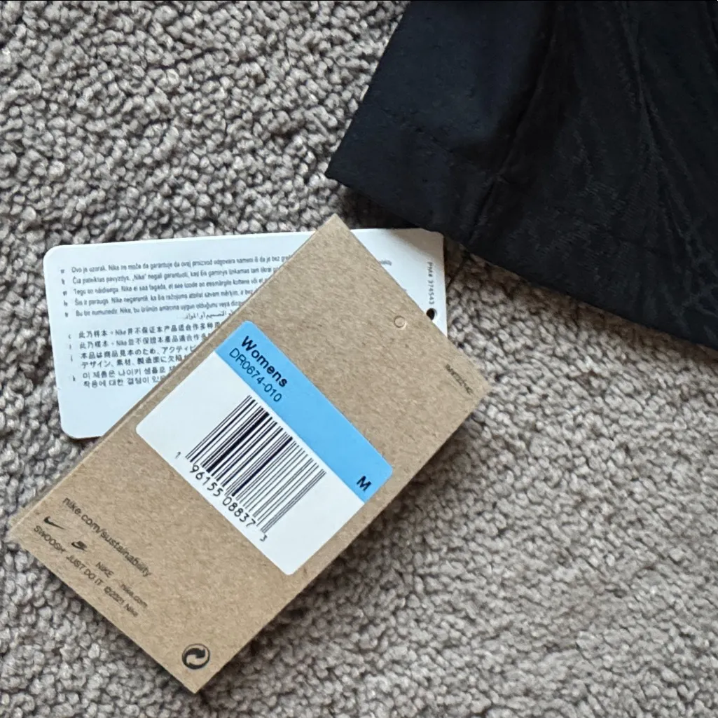 Nike Dri Fit Black Short Sleeve Sample Shirt SIZE M - Image 3