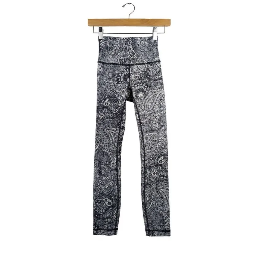 $98 Lululemon High Times Pant leggings in Antique Paisley White Black size 2 - Image 5