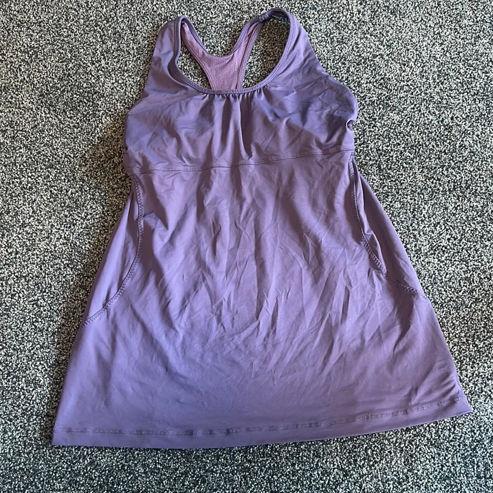 Lululemon size 10 scoop neck tank top with bra built in worn 1x - Image 3