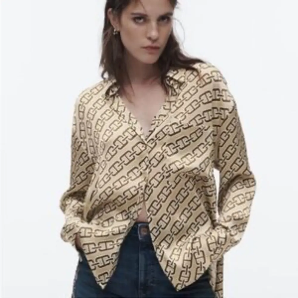 Zara Gold Brown Chain Link‎ Printed Button Down Sz M - Image 2