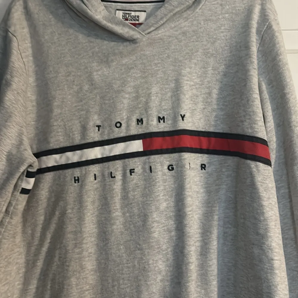 Tommy Hilfiger Hooded Crop Top - Image 3