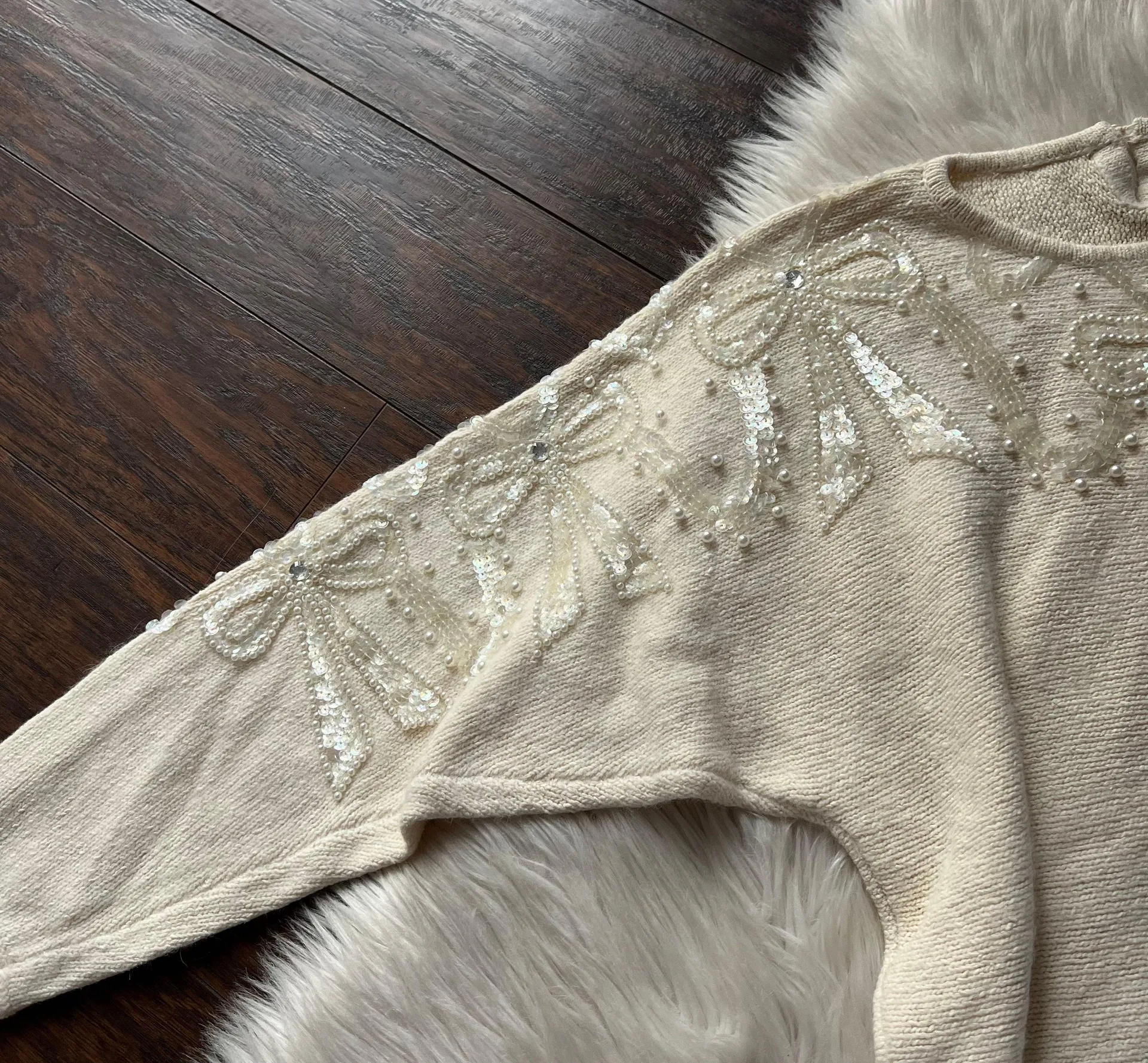 Vintage Cream Bow Embellished Sweater White Size M - Image 3