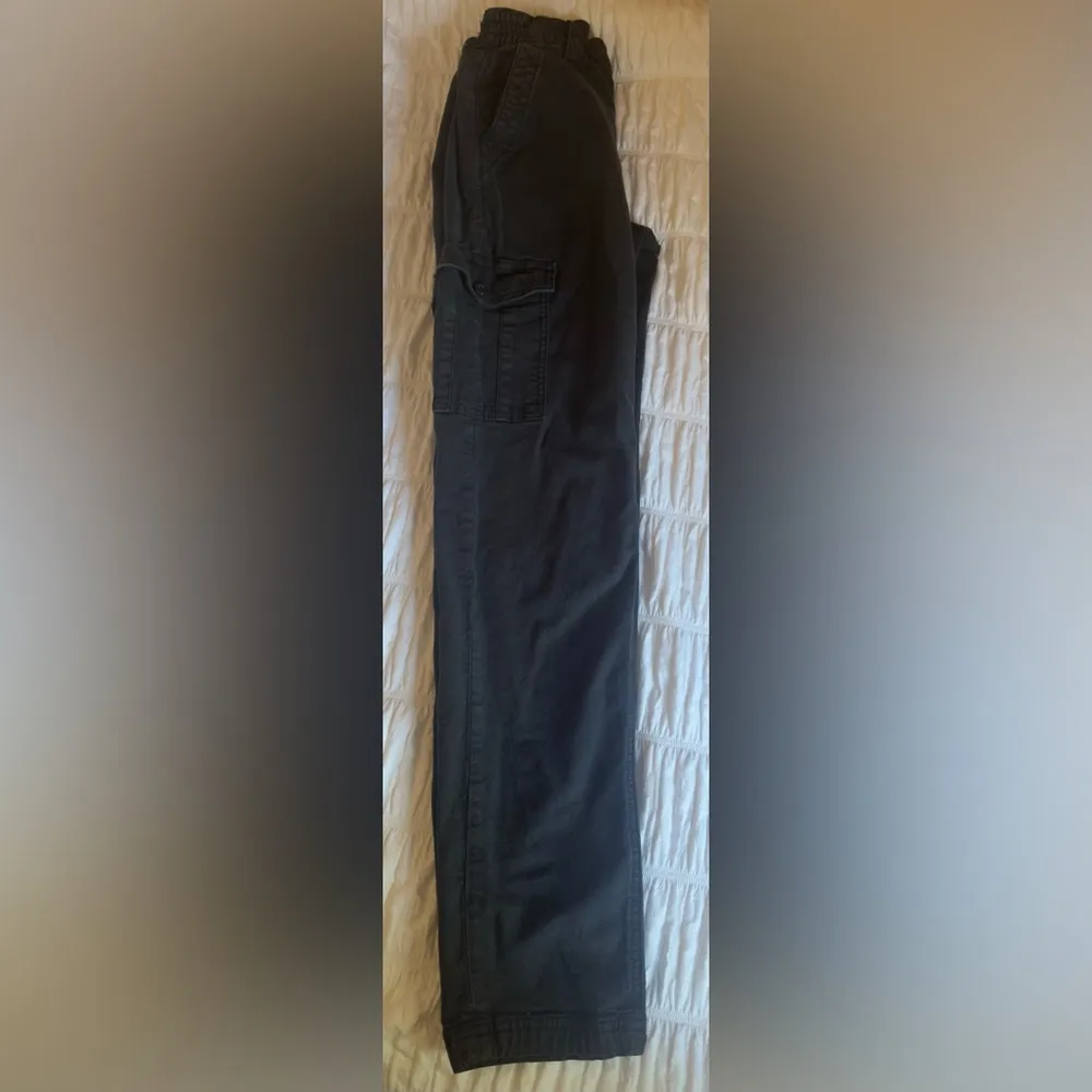 cargo pants. - Image 4