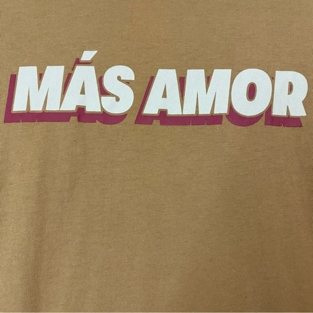 Well Worn Women’s Más Amor Short Sleeve Graphic Tee Shirt Tan NWT - Image 2