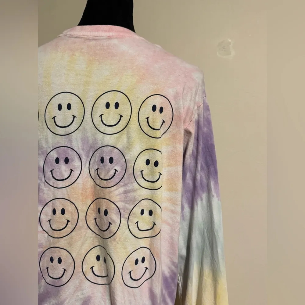 EUC Southern Spirit Rainbow Spiral Tie Dye Smiley Face Graphic Tee size large Yellow - Image 7