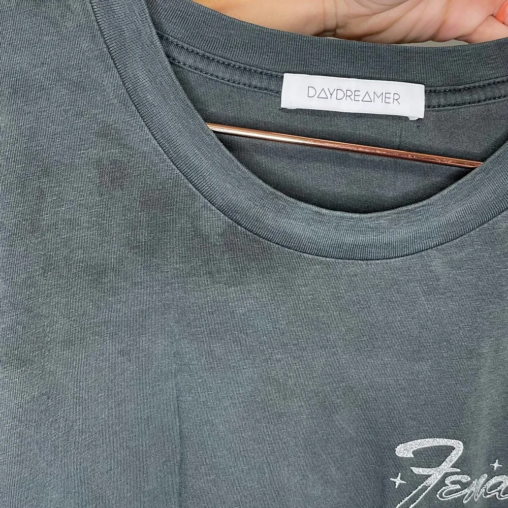 Daydreamer Fender Fullerton CA Glitter Crewneck Graphic Merch Tee Vintage Black - Image 5