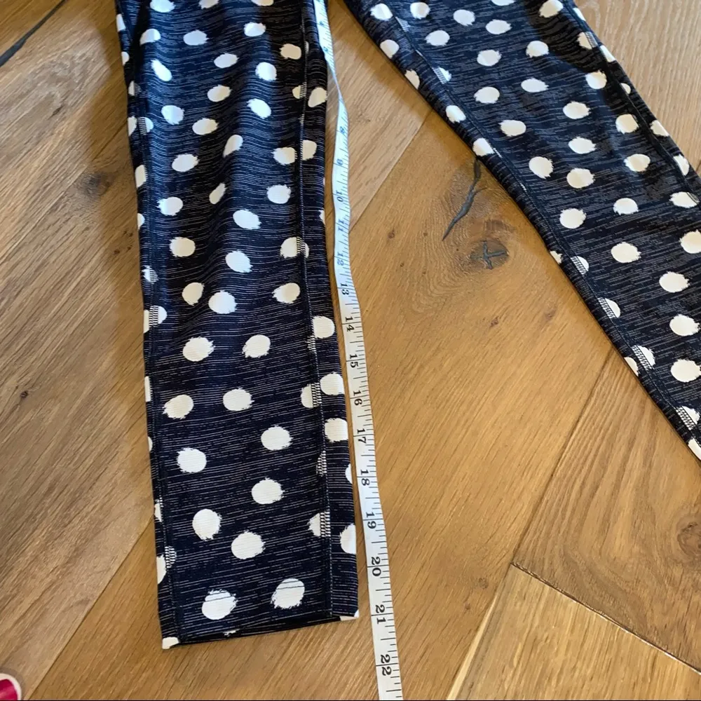 Outdoor Voices 3/4 Flex Polka Dot leggings - Image 9
