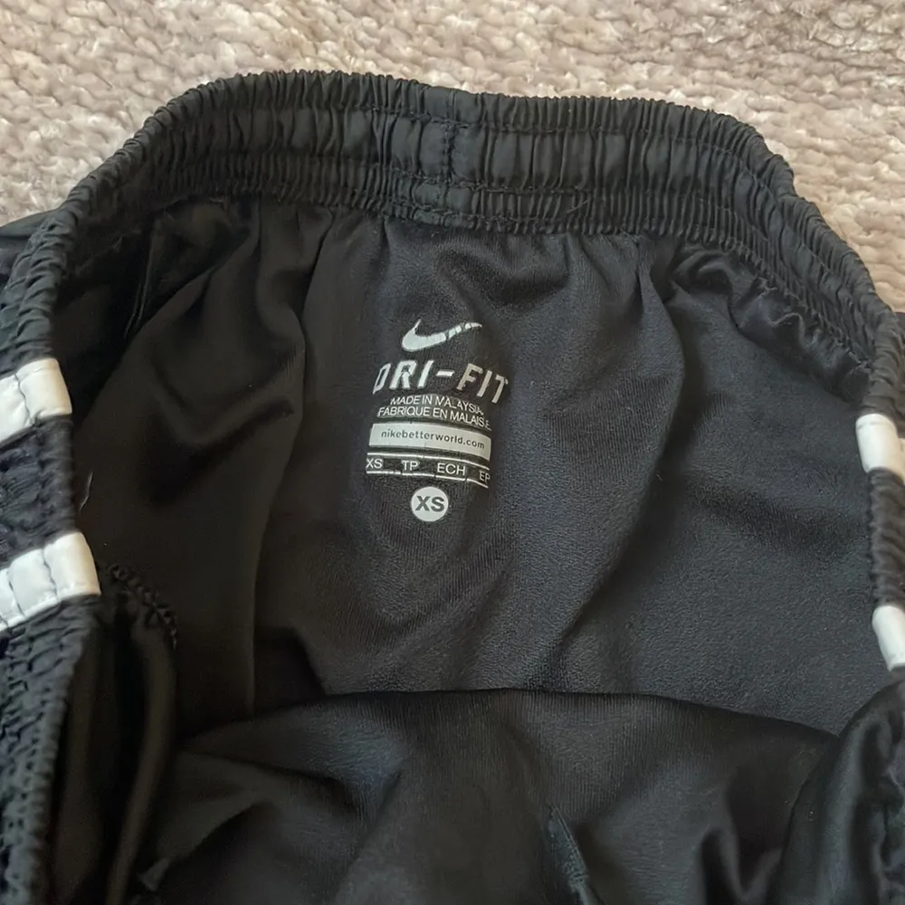 Nike shorts size XS - Image 3