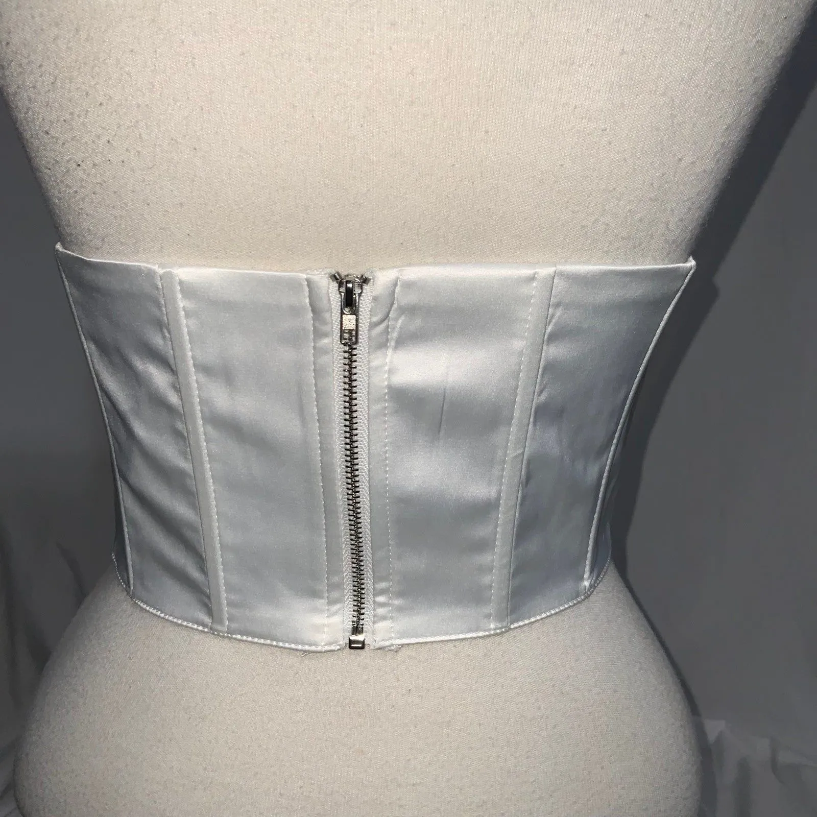 NWT Heiress Beverly Hills White Underbust Corset Small - Image 2