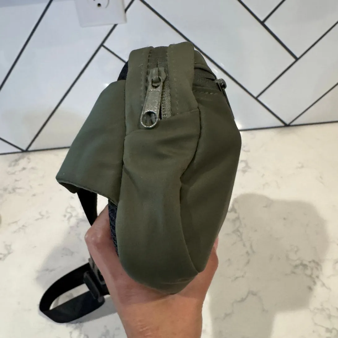 Obé waist pack fanny pack belt bag olive hunter green adjustable minimalist - Image 4