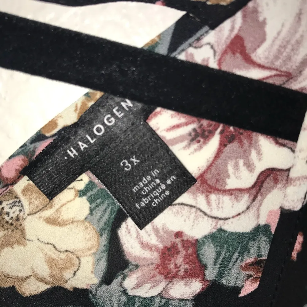 Halogen Blouse Floral Double V-Neck Woven Cap Sleeve Top Sz 3X NWT Summery - Image 7