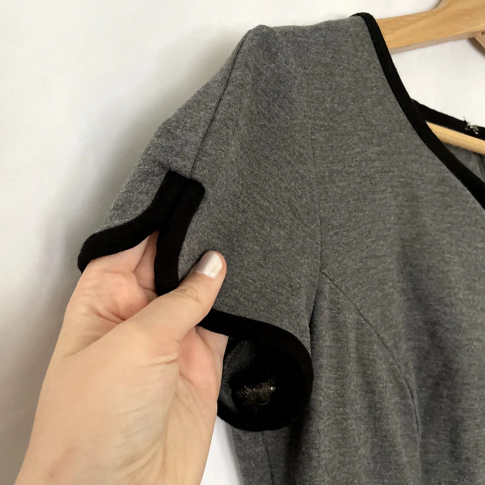 Talbots gray rayon midi dress black detail women's size 2 short sleeves preppy - Image 3