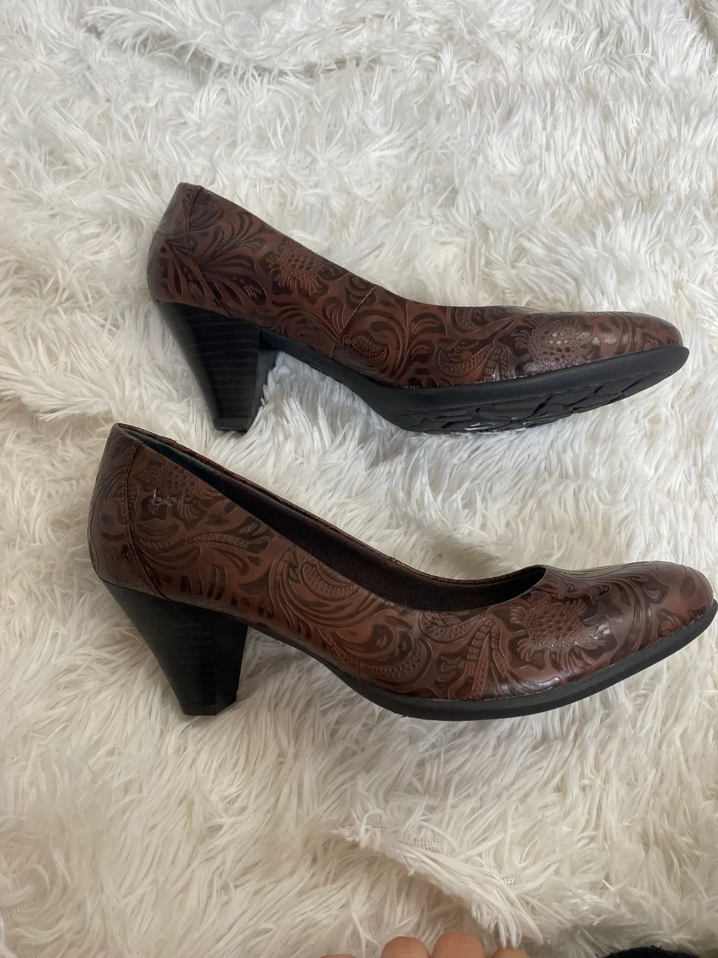 NWOT Born Brown Heels - Image 6