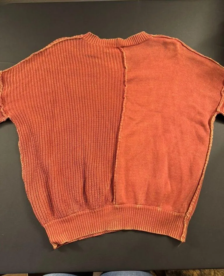 SUGARFOX V NECK SWEATER - Image 2