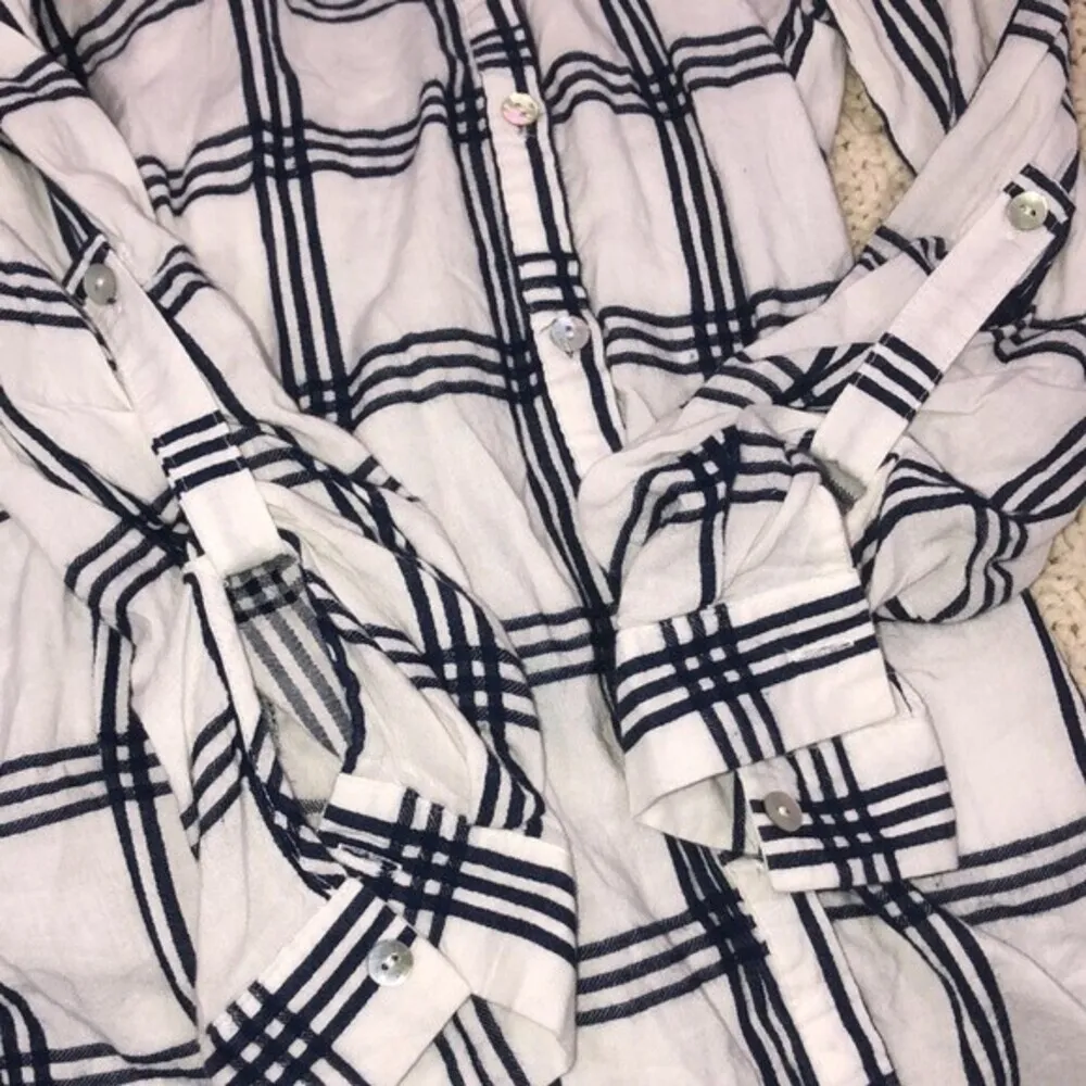 Entro medium white & blue striped plaid flannel top - Image 6