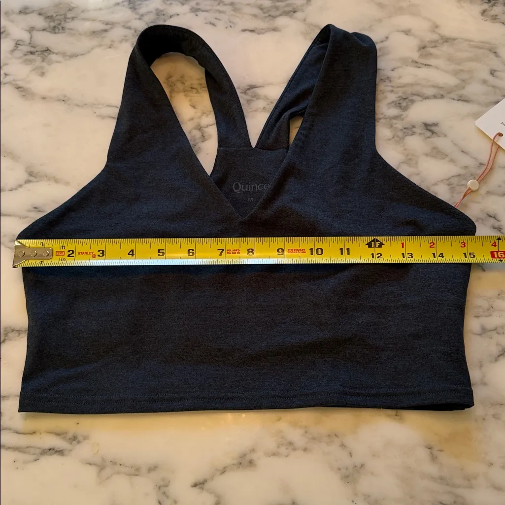 NWT Quince Women's V Neck Heather Green Sports Bra Sz M - Image 4