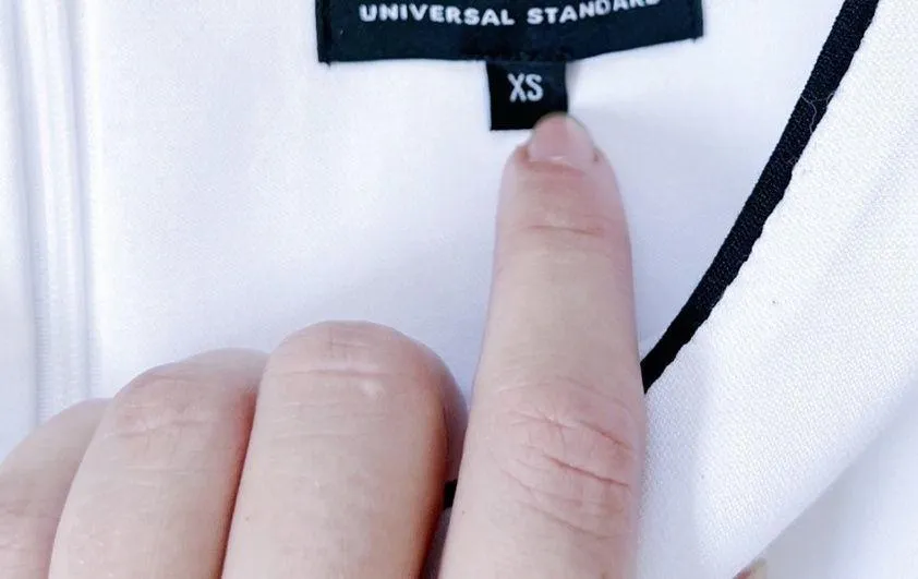 Universal Standard • Arga Outline Dress white black piping midi minimalist - Image 4